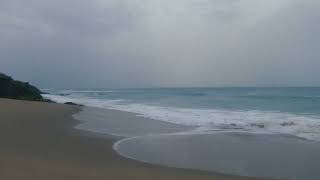 Ocean Waves Crashing on the Beach During a Foggy Day - Fall Asleep With Ocean Waves - 4K UHD 2160p