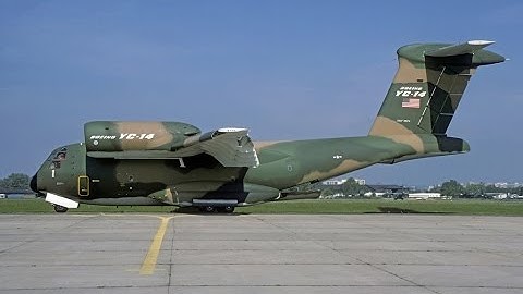 Boeing YC-14 STOL airlifter presentation (1976)