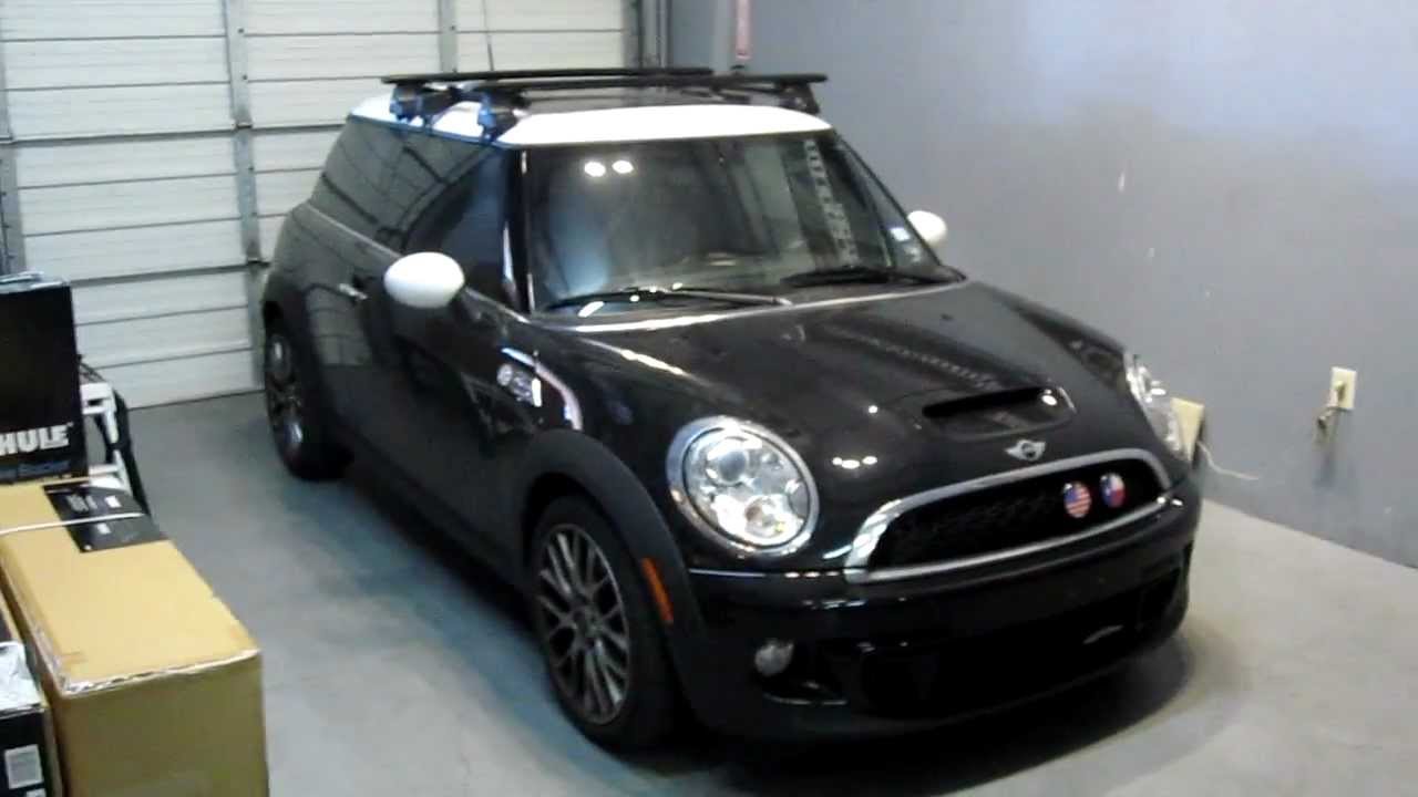 2011 Mini Cooper with Thule 480R Traverse Black AeroBlade Base Roof ...