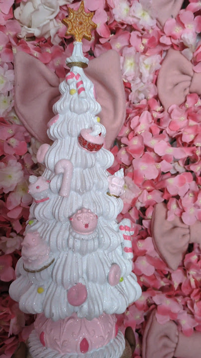 Pinkmas Spree Time, This Christmas Tree Is Perfect |🩷🩷🩷 ! !✨Pro Makeup Pink Beauty 🩷#shorts #pinkmas