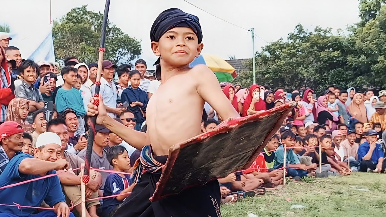 SATRIA BAJA HITAM Vs PANGERAN DIRGA|| Peresean terbaru desa aik darek