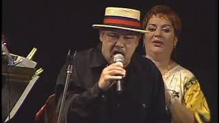 Video thumbnail of "Oscar D León "Me Mata o lo Mato" 12/03/2004, Anfiteatro Tito Puente, Puerto Rico"