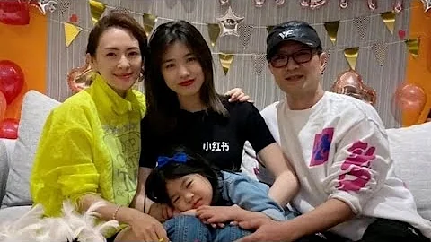 章子怡帶著兒女遊樂場玩耍 - 天天要聞