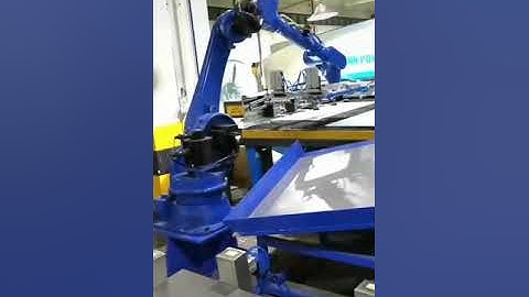 Metalsheet pick and place handling robot application
