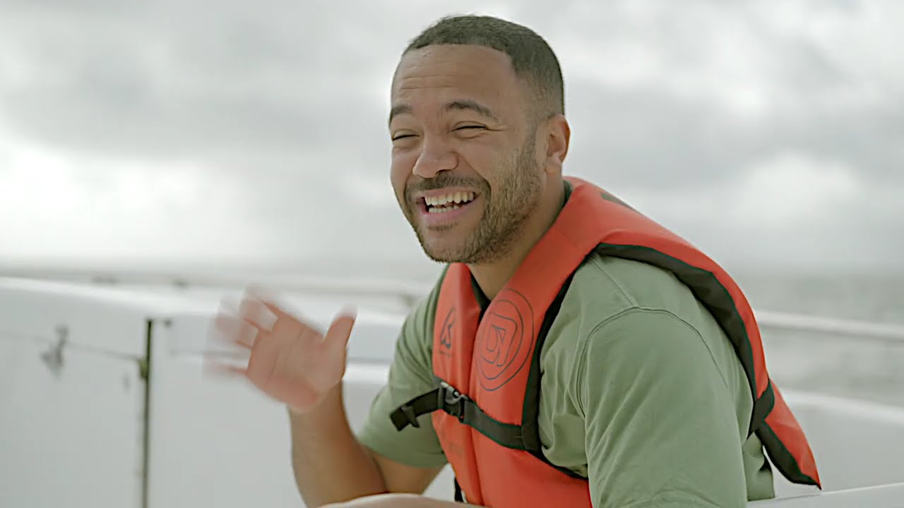 Dominican Republic: Whale spotting on choppy seas!