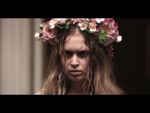 Sharp Objects // Dealer