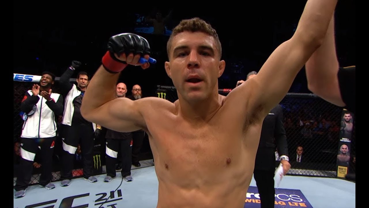 UFC Эл Яквинта
