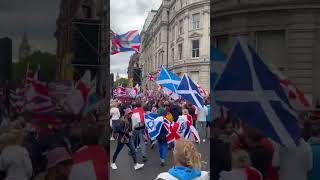 🇬🇧 Thousands of patriots march peacefully through London