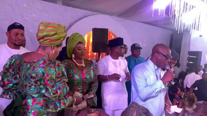 BIMBO THOMAS DANCED WITH WASIU AYINDE ON STAGE AT DR TEE GLAM WEDDING RECEPTION