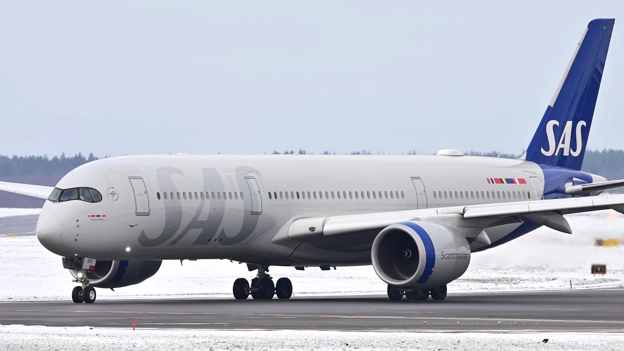 40 Close Up Takeoffs & Landings (Best of Stockholm Arlanda Airport Winter Planespotting 2026)