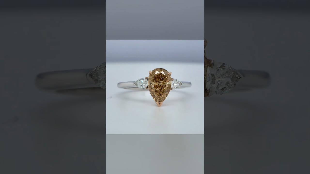 Inspirez-Vous - Nouvelle Collection De Bijoux En Diamant 2025 31 - Orogem Jewelers 1.55 Carat Pear Cut Fancy Brown Yellow Diamond Ring Gia Certified In 18K White - Orogem Jewelers