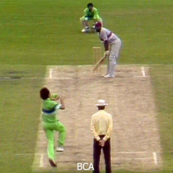 Imran Khan Vs Viv Richards - Great Battle Between Two Amazing Players