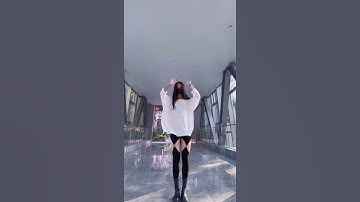 Thumbnail of 右二酱 #dou来跳舞 #奔赴星空舞蹈挑战 猛女挑战