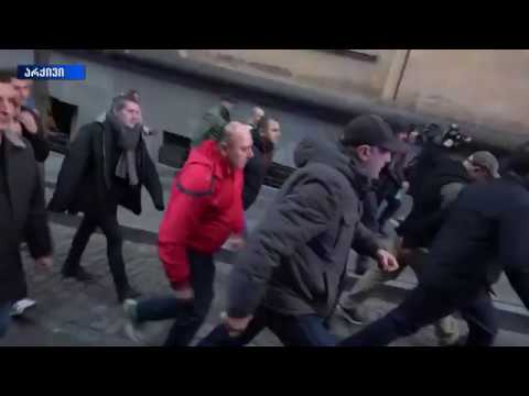 პარლამენტის პიკეტირება ხვალამდე  გადაიდო