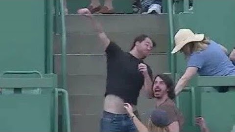 Red Sox fan hits Giancarlo Stanton with a throw following his homerun