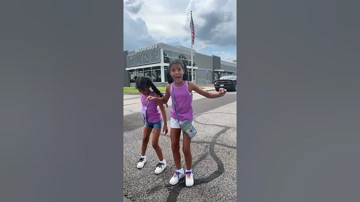 Who loves McDonals 🍔  #fypシ゚  #viral  #trend  #mcdonalds #samandabby