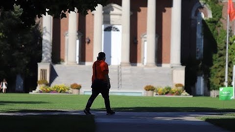 Dean J. Cole Smith Welcomes Syracuse University Engineering and Computer Science Graduate Students
