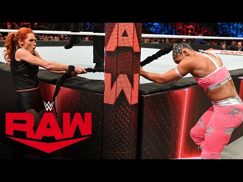 Becky Lynch vs. Bianca Belair - Raw Women’s Title Match: Raw, Nov. 1, 2021