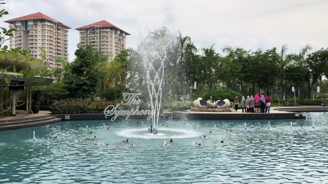 IOI City Mall Water Fountain - YouTube