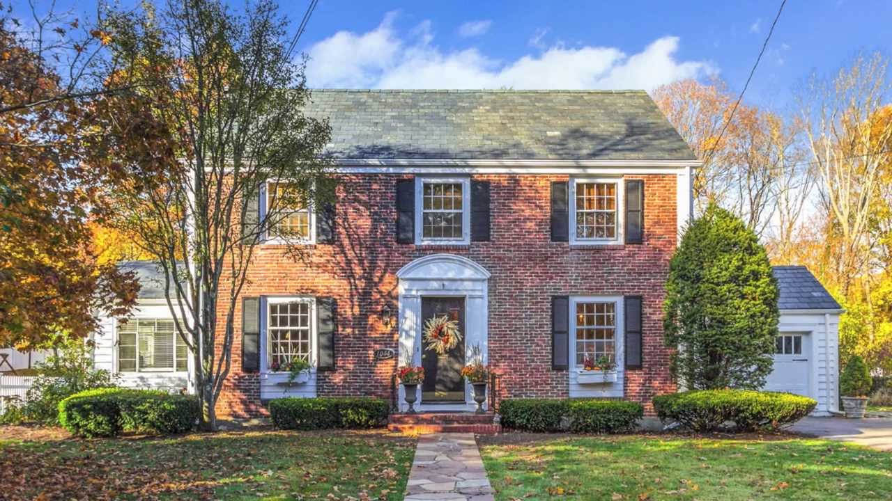 1044 Brook Road, Milton MA by Mary Beth Grant 6176863045 YouTube