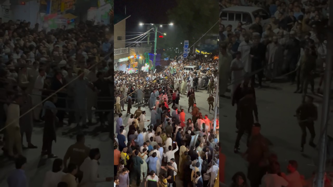 Police r Tourist ma fight Murree Mallroad 