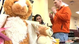 AFN Osan - Soldiers at Camp Humphrey's begin the holidays with a bazaar