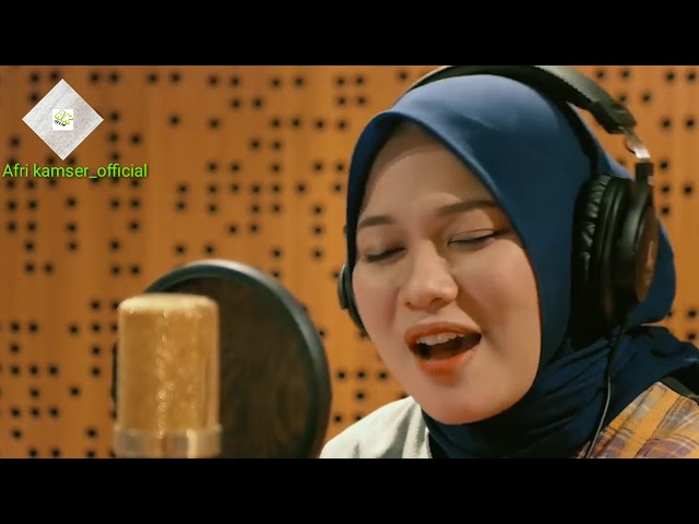 Aisyah istri rasulullah cover by Anisa Rahman#Anisarahman class=