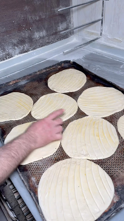 Sizce bu nedir ? #whatisthis #youtubeshorts #food #bakery #baker #ekmek #sokak #keşfet #streetfood