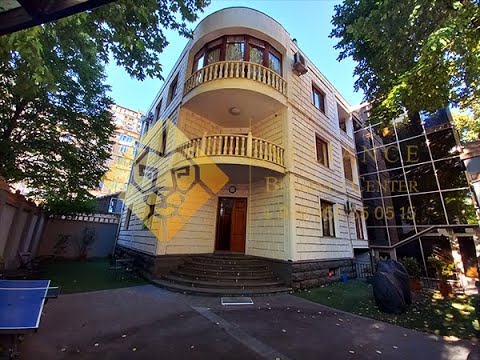 იყიდება კერძო სახლი საბურთალოზე