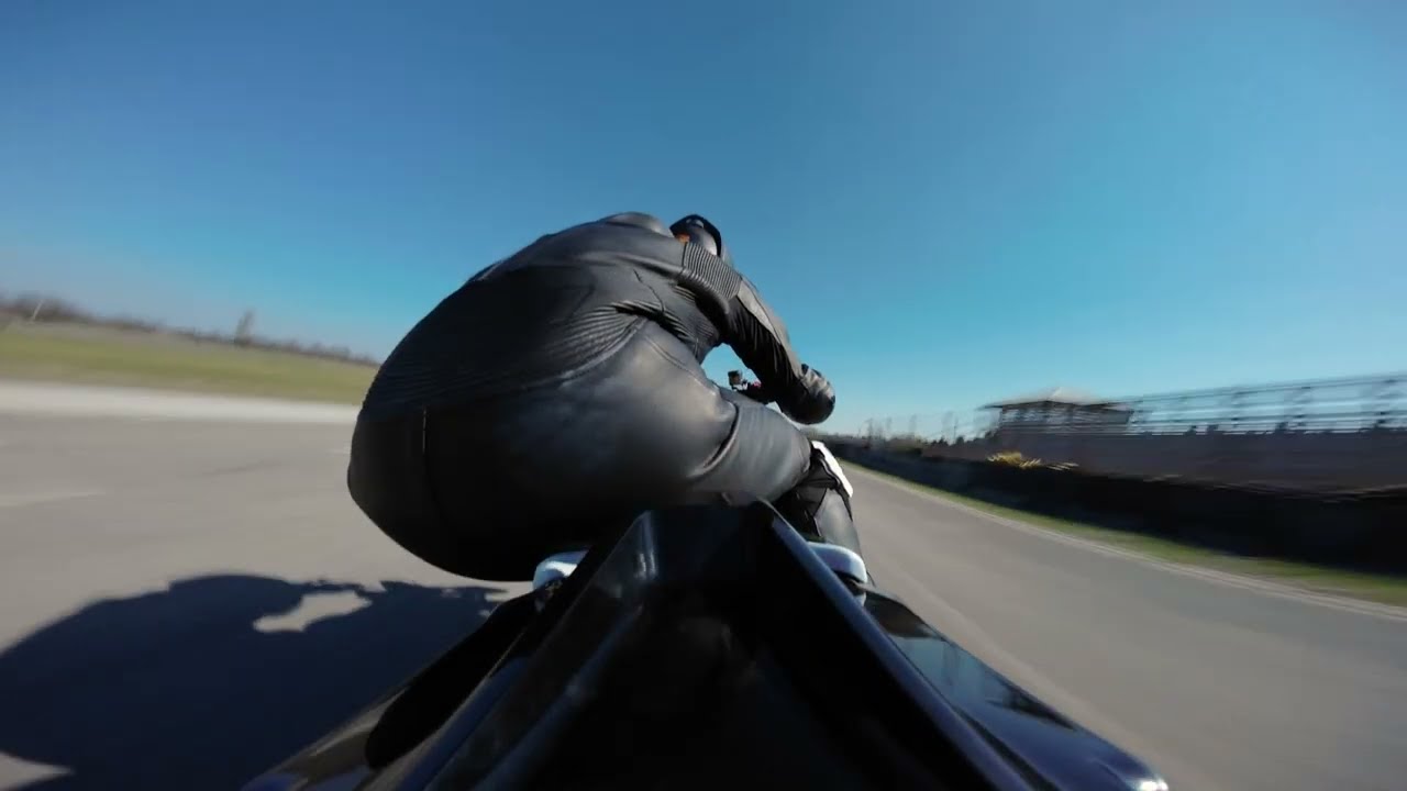 KTM 890 Duke R track day - RAW sound