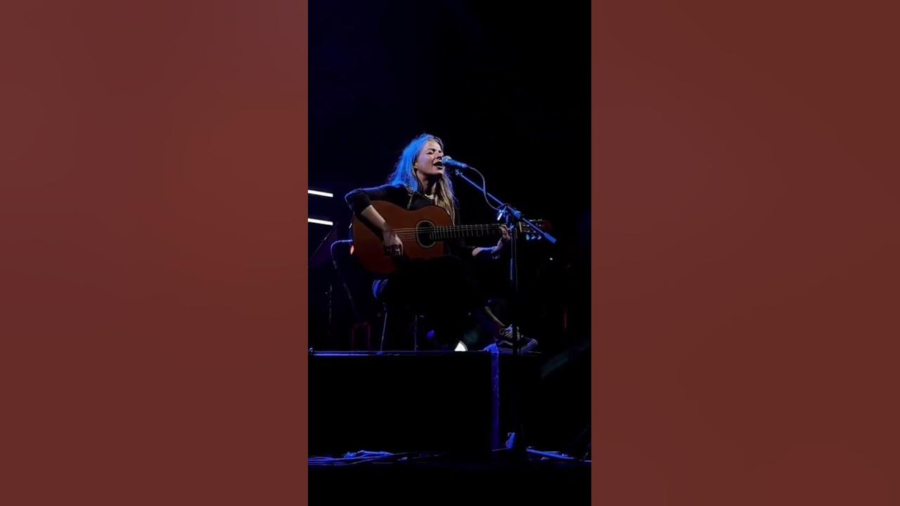 Τακούνια για καρφιά - Ιουλία Καραπατάκη ♡ #live #greekmusic #greeklive #greekartists #music #shorts