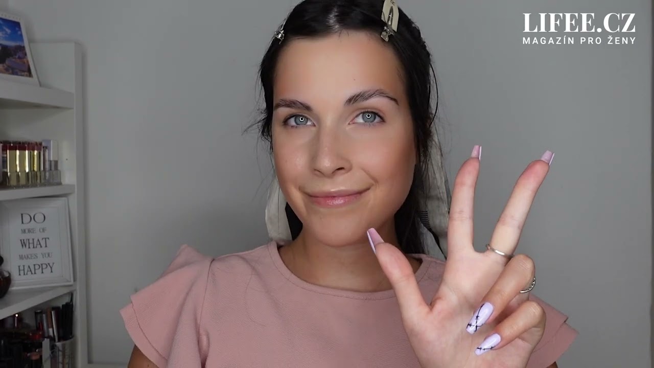 Škola líčení: Konturování obličeje. Vizážistka Diana vás provede rozjasněním pleti krok za krokem