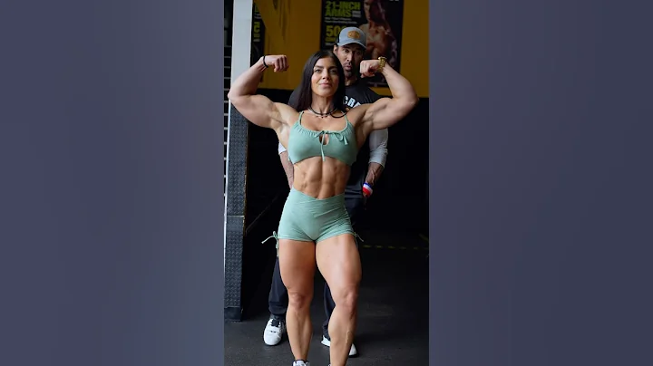 Is he impressed ? #shorts #gymmotivation #bodybuilding