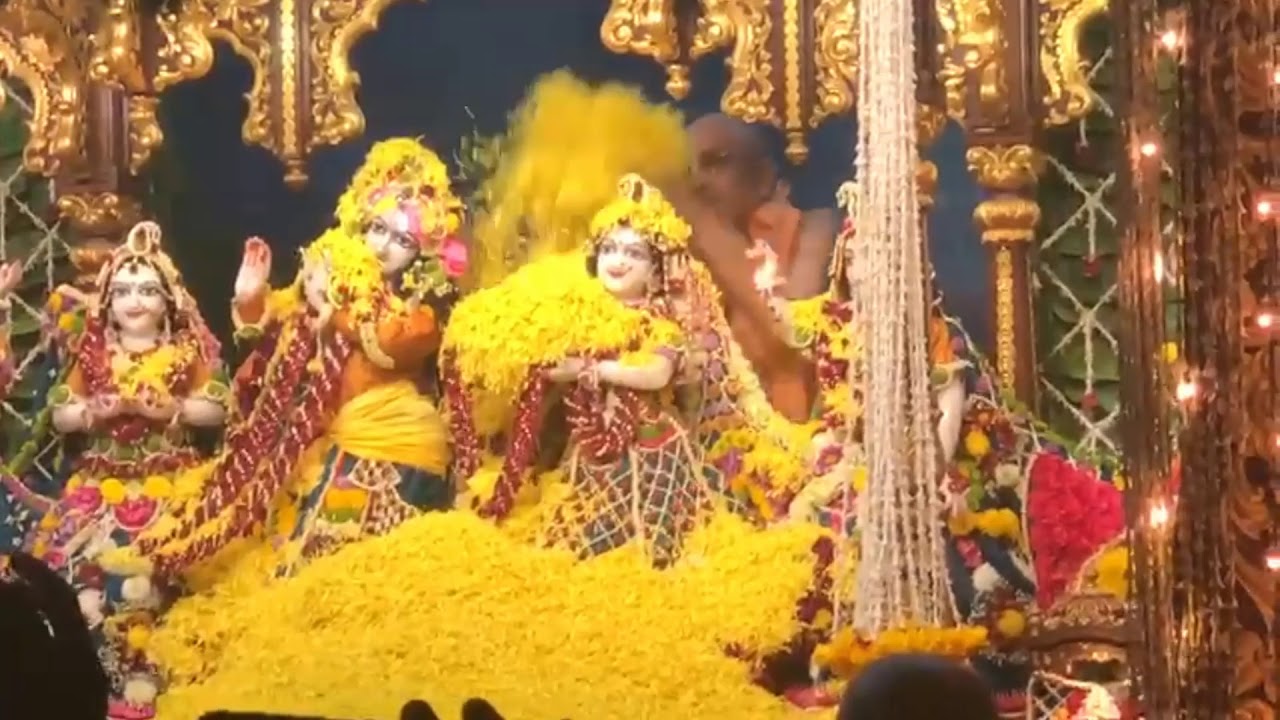 holi ke utsav me danse hangama