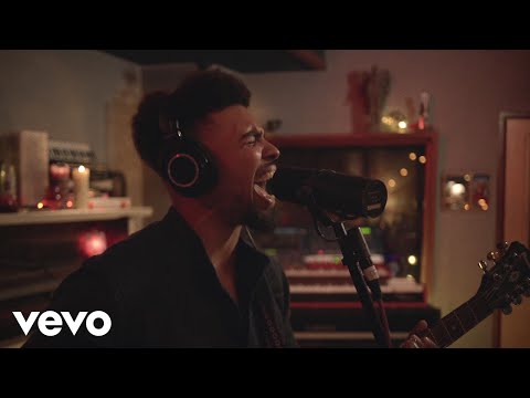 Devon Gilfillian - Troublemaker (Live At The Smoakstack)