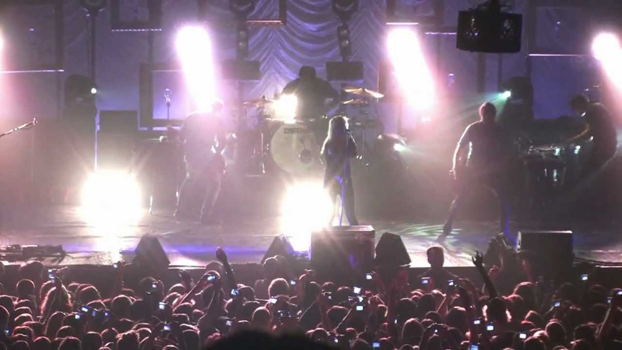 Paramore- "Brand New Eyes Tour Intro" (HD) Live in Philadelphia on October 17, 2009