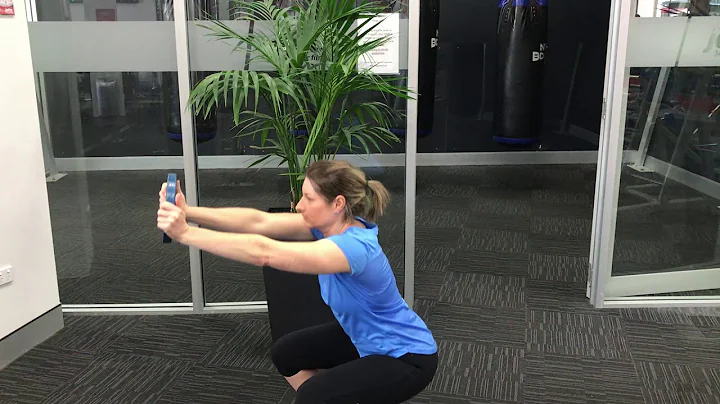 Rachel Shaw  Squat + Shoulder Hold