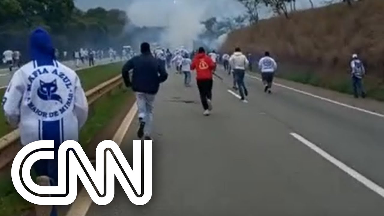 Torcidas de Cruzeiro e Palmeiras se envolvem em briga na rodovia Fernão Dias | AGORA CNN