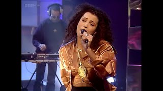 Neneh Cherry - Buffalo Stance - TOTP  - 1989 [Remastered] Resimi