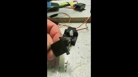 scx24 servo test MOFO Black label servo vs Emax arm wrestling match, servo upgrade and mount NSDRC