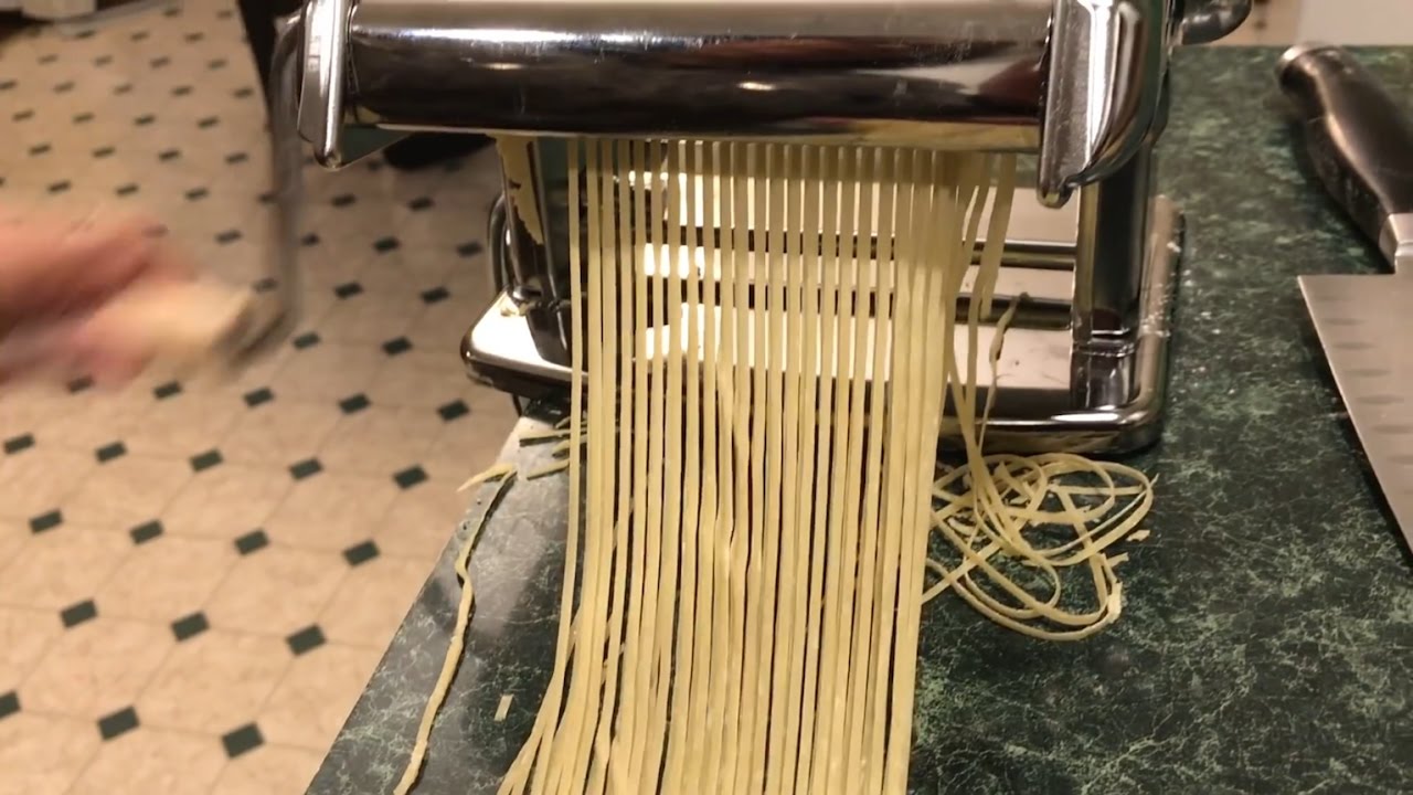 طريقة تصنيع المكرونه الطازجة في البيت