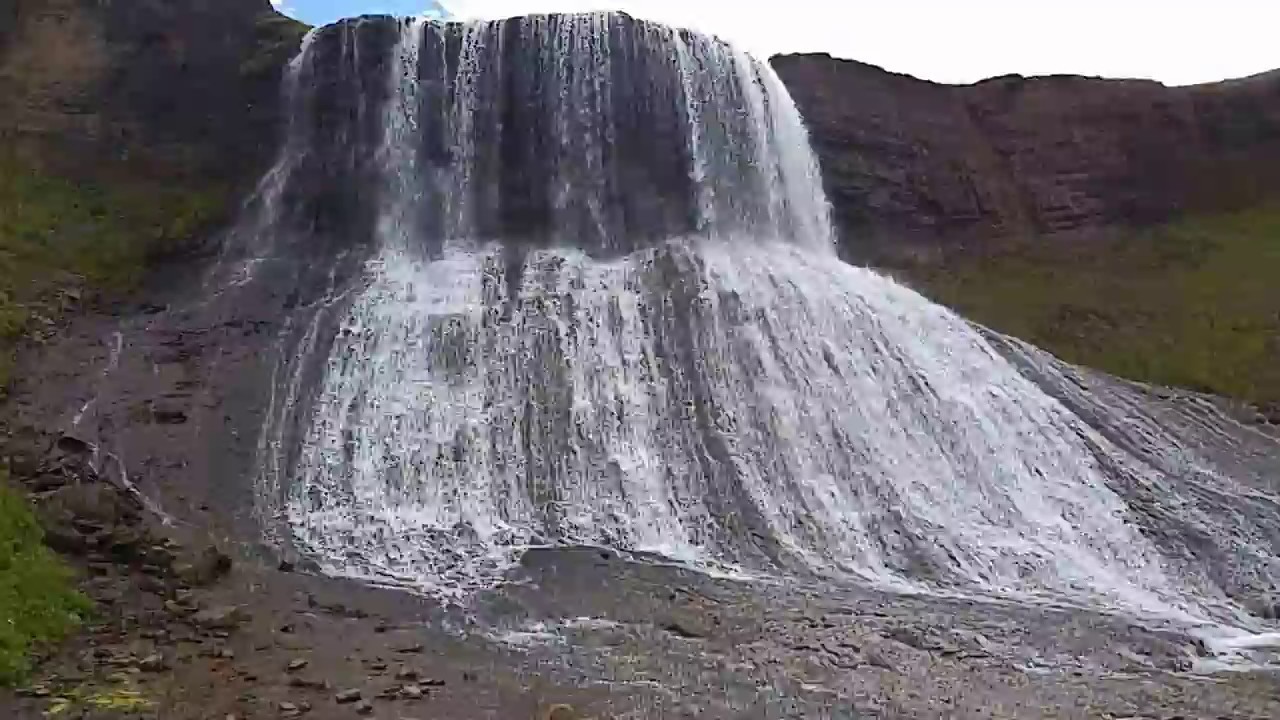 Hvítserkur waterfall in West-Iceland — Hvítserkur — video poster
