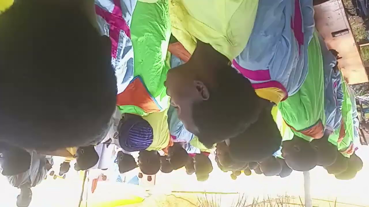 Indirimbo y'Imana ndayibatuye mwese ibahimbare.Mwibuke kugira na s'abonner kuriyi chaine yacu