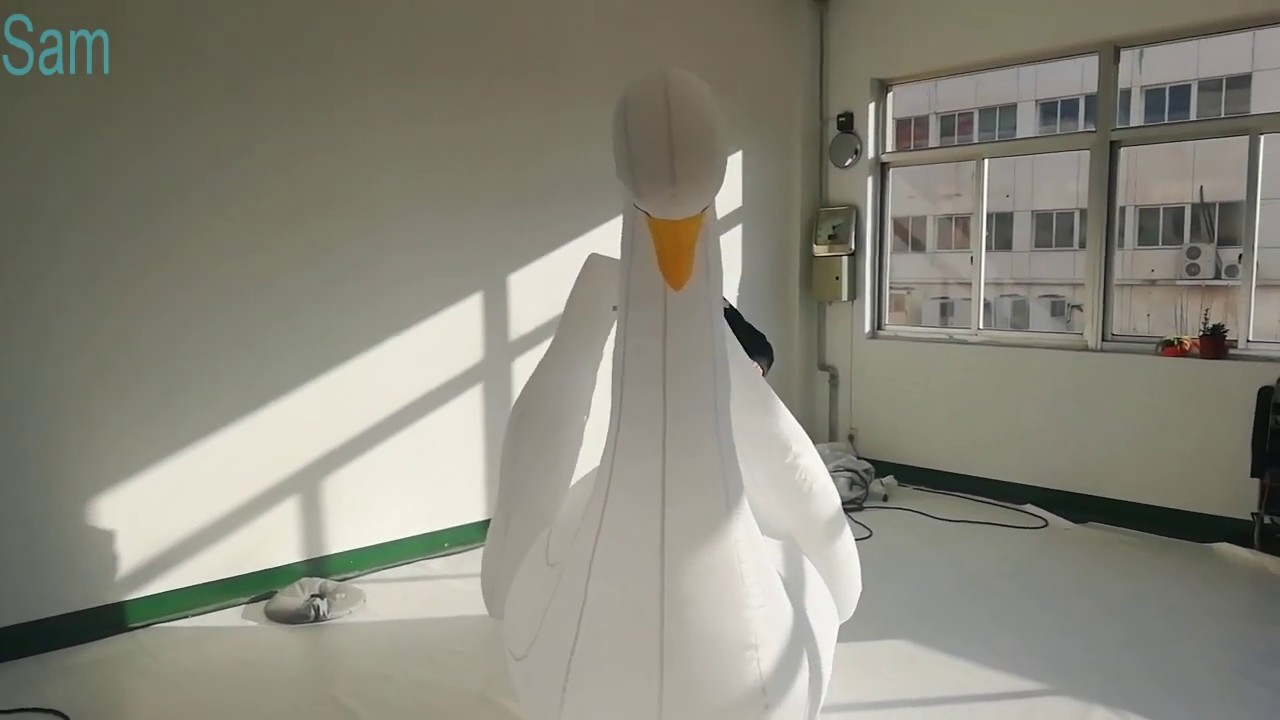 inflatable world Inflatable Schwan with LED strip
