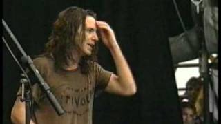 Video thumbnail of "Pearl Jam - Keep On Rockin' In The Free World (Live At Pinkpop)"