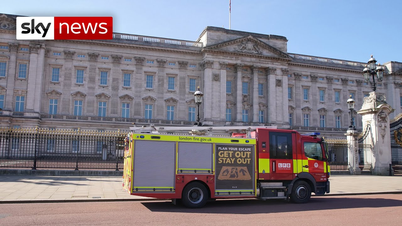 Film backdrop image for Buckingham Palace breaks silence over Harry and Meghan interview (2021)