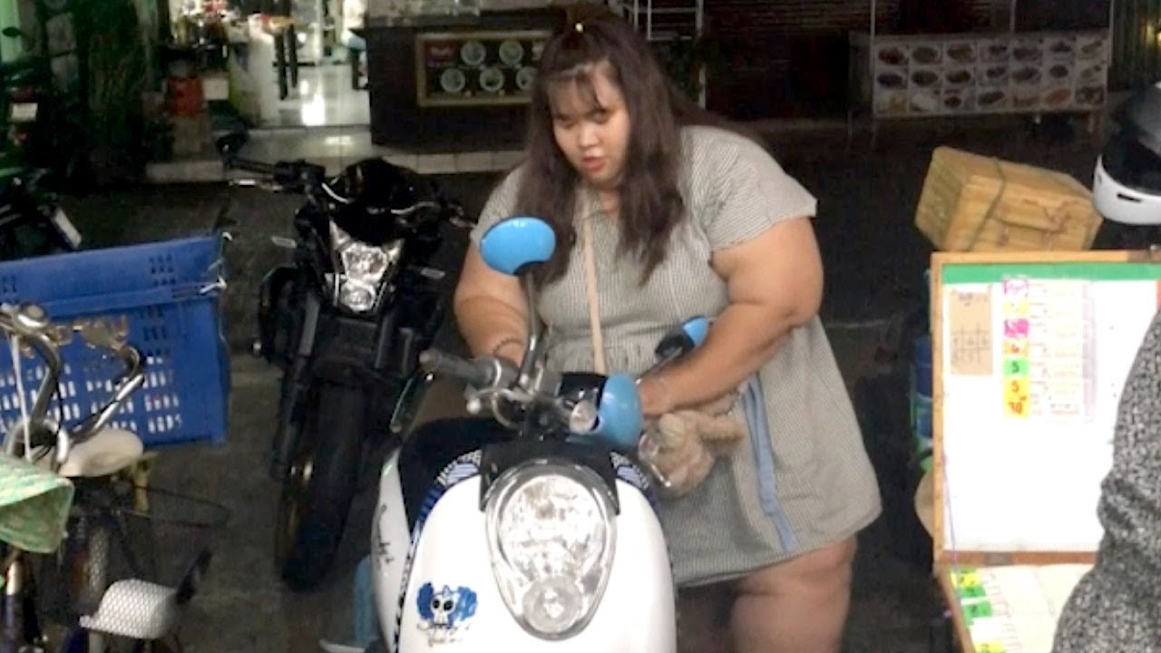 Big Girl Riding A Scooter In Bangkok YouTube