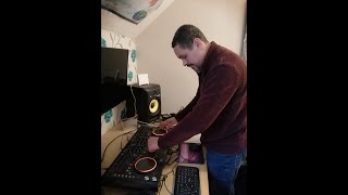 Electroalien -Warmth In Me- Feat Finley Morrow