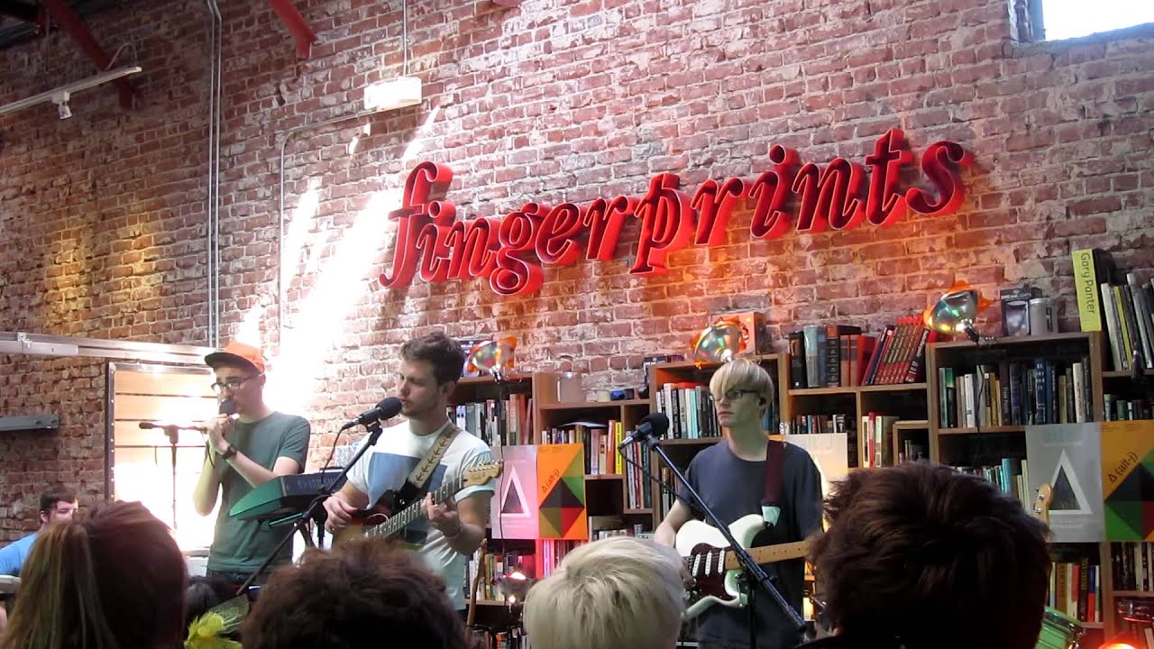 Alt-J (∆) - Dissolve Me (Live @ Fingerprints Music in Long Beach, Ca 9.30.2012)