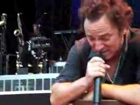 Bruce Springsteen Jsem v plamenech Emirates London 2008